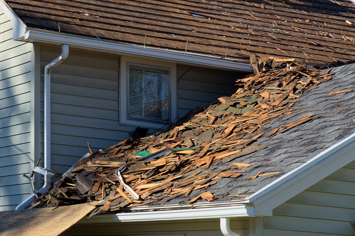 roof replacement tips debris