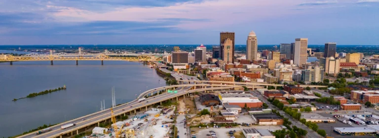 Louisville Kentucky downtown view on the Ohio river