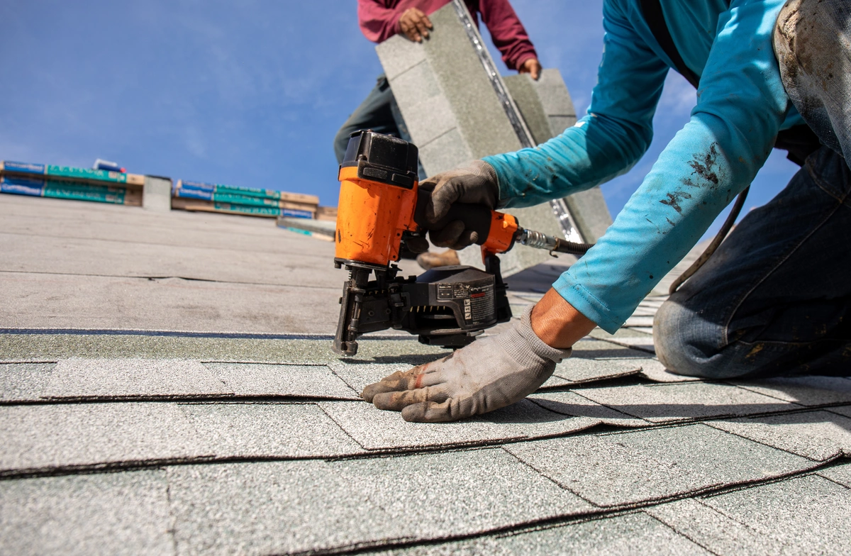 Complete Guide To Starter Shingles Cost, Purpose & More!
